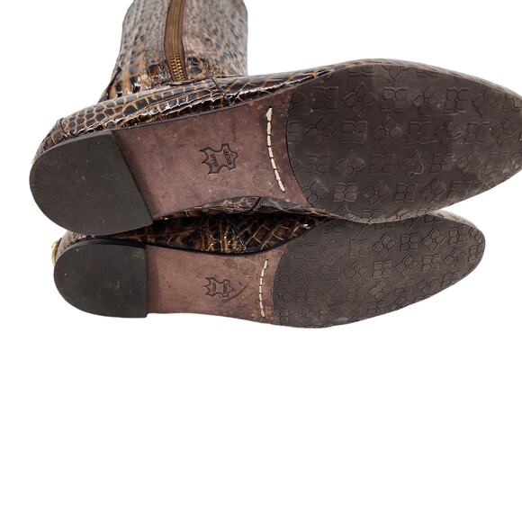 BCBGMAXAZRIA Women's Pull On Brown Leather Crocodile Texture Boots size 6.5 - Picture 3 of 8